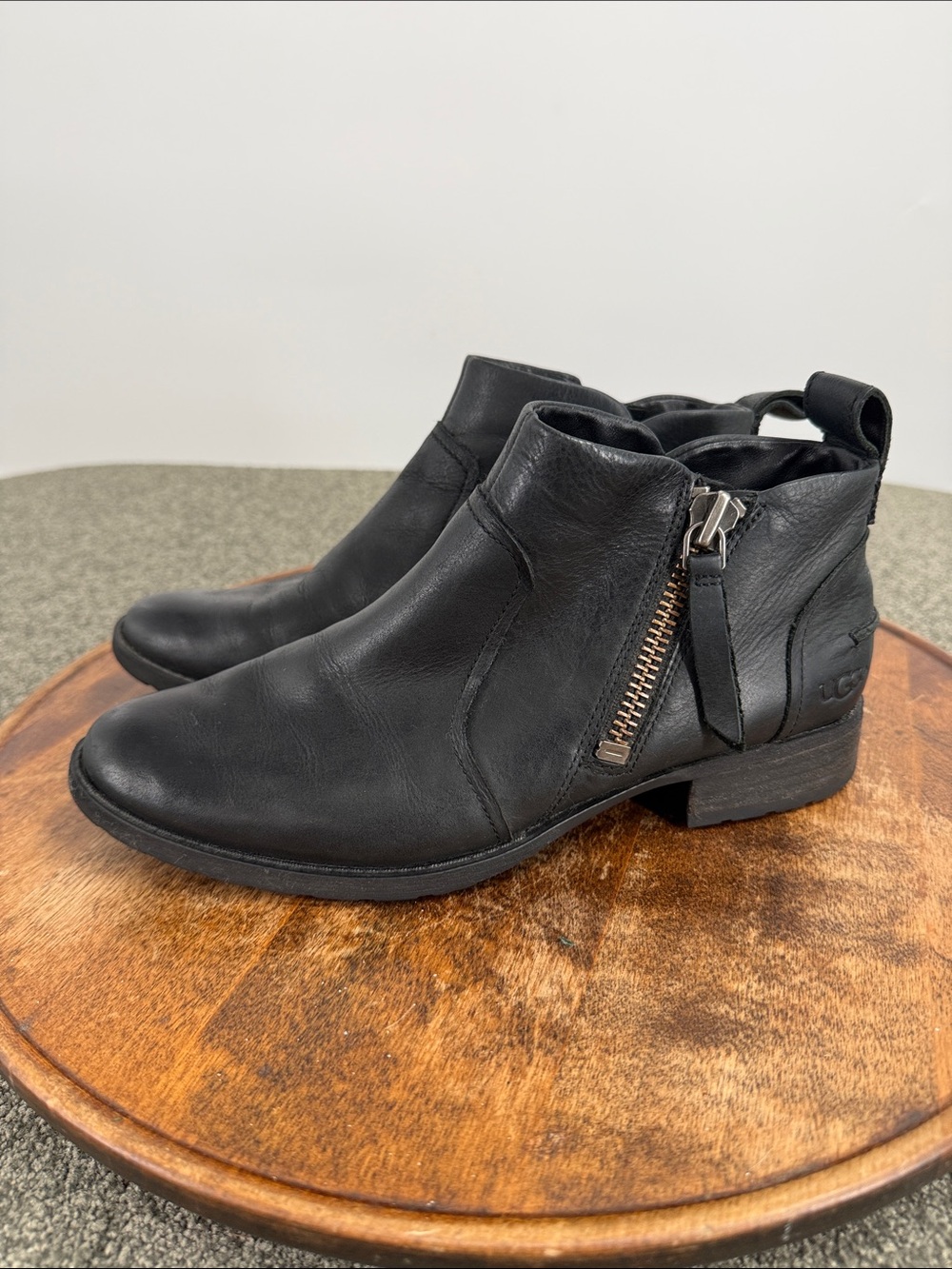 UGG Boots Wm 8 Aureo II Black Leather Side-Zip Ankle Booties